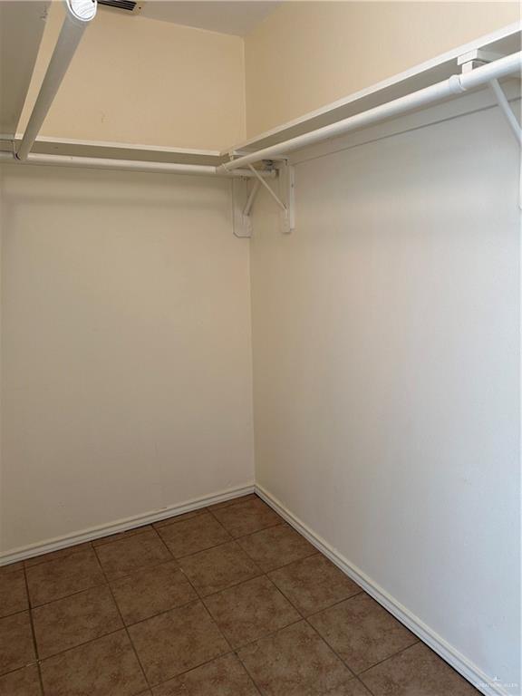 Building Photo - 1521 Oasis Dr