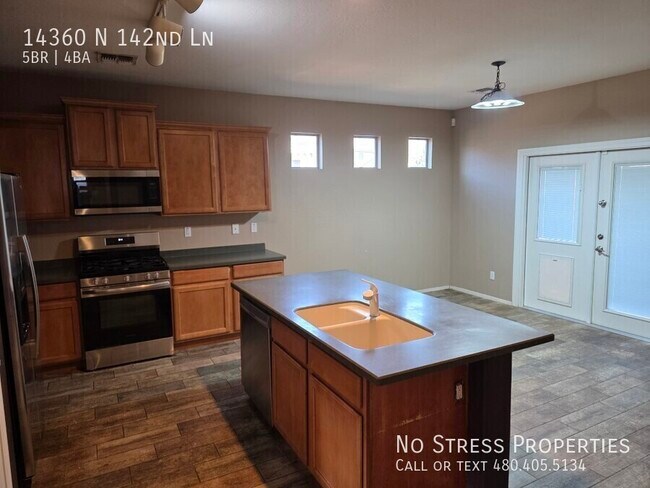 Foto del edificio - 14360 N 142nd Ln