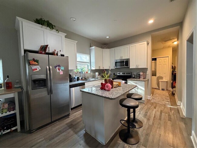 Foto del edificio - 2341 W Walnut St