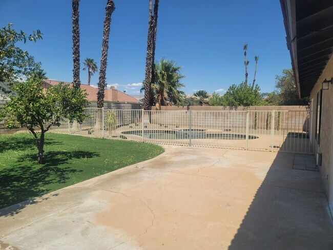 Building Photo - 67240 Garbino Rd
