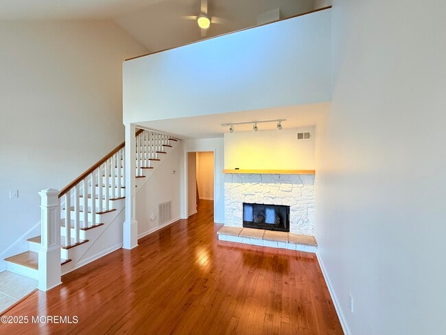 Foto del edificio - 25 Meadow Ave
