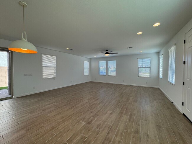 Foto del edificio - BRAND NEW HOME IN UNION PARK AT NORTERRA I...