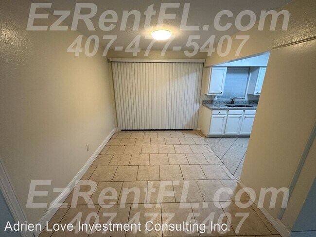 Building Photo - 4 br, 2.5 bath House - 6126 Oakcrest Cir O...