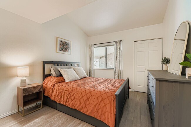 Foto del edificio - Peaceful 2BR Retreat Near Bobolink Trail