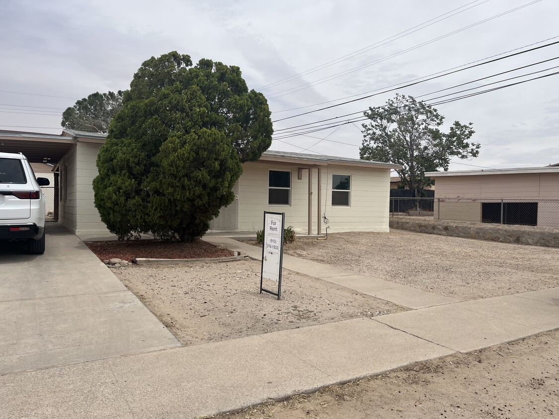 Primary Photo - 7833 Hermosillo Dr