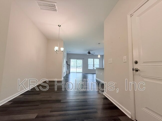 Building Photo - 1018 Sycaten St
