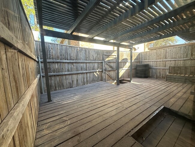 Foto del edificio - 1475 Brittany Ln