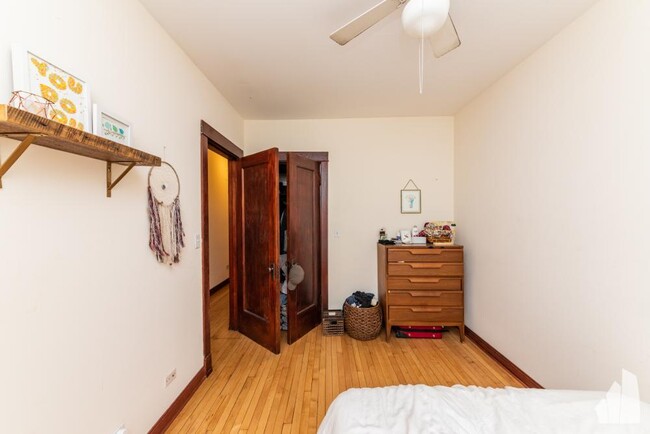 Foto del edificio - 2 bedroom in Chicago IL 60625