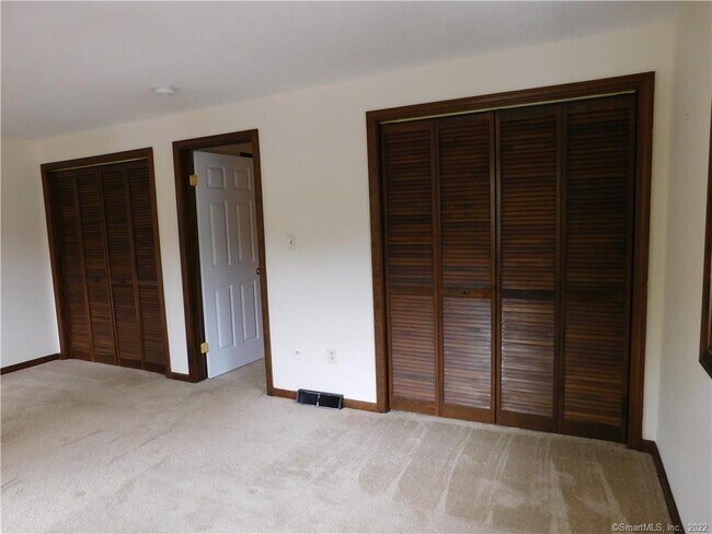 Bedroom 1 - 35 Brookside Vlg