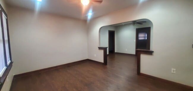 Building Photo - 118 N Quentin Ave