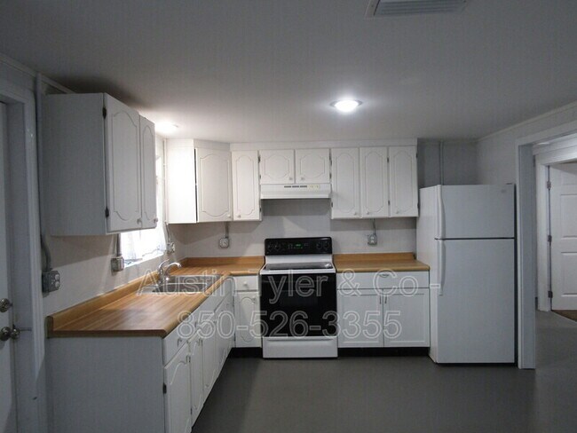 Building Photo - 2807 Bertram St