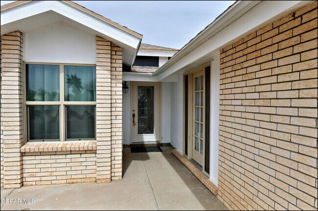 Foto del edificio - 853 Nita Fay Dr