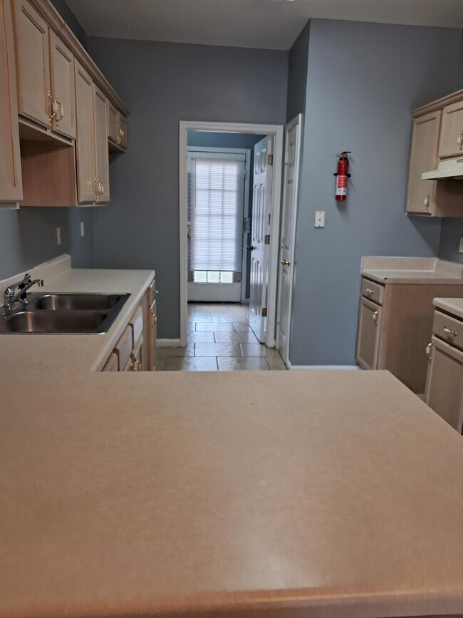 Foto del edificio - 3972 Gavick Dr