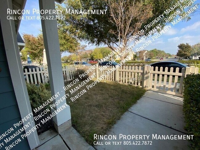 Foto del edificio - Riverpark Townhome *3 Bedrooms/2.5 Baths*