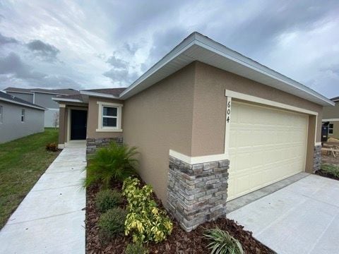 Building Photo - 604 Bullrush Ct