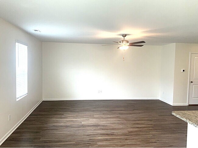 Foto del edificio - 1058 Jt Westfield Dr