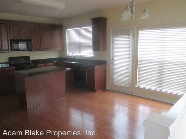 Building Photo - 2428 Red Birch Dr