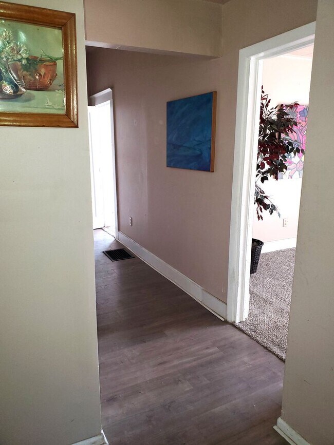 Foto del edificio - 1/2 off sec dep! Charming 1+-Bedroom Loft ...