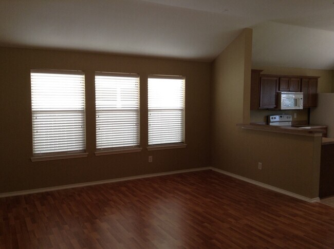 Foto del edificio - 6236 Spring Ranch Dr