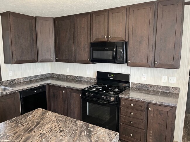 Building Photo - 117 Desander Dr