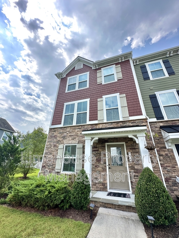 Foto principal - 724 Phalarope St