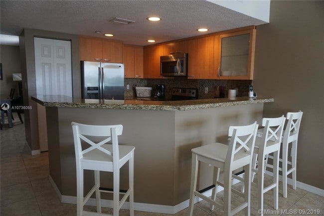Building Photo - 201 Golden Isles Dr