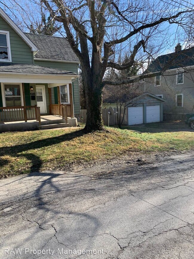 Building Photo - 3 br, 1.5 bath House - 4210 Homer Ave