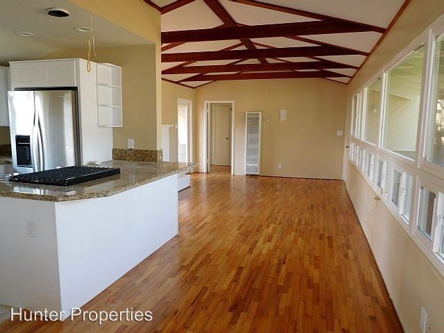 Building Photo - 735 Cornish Dr