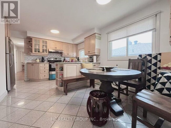 Building Photo - 983 Old Cummer Ave