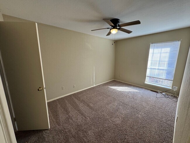 Building Photo - 704 Copperfield Dr, Edmond, OK - Upgrades ...
