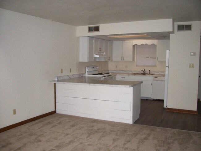 Building Photo - 1051 N Bronough St