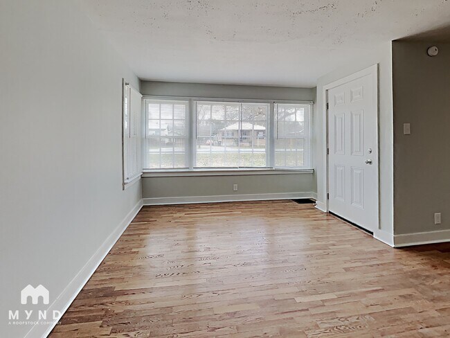 Foto del edificio - 1222 Eastern Valley Rd