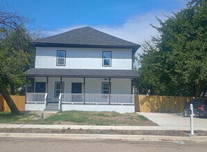 Building Photo - 909 N 16th St