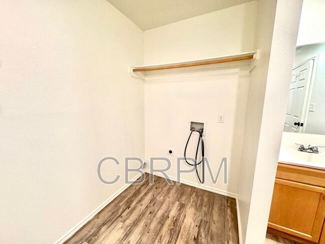 Building Photo - 2127 E Broadway