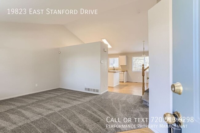 Foto del edificio - 19823 E Stanford Dr