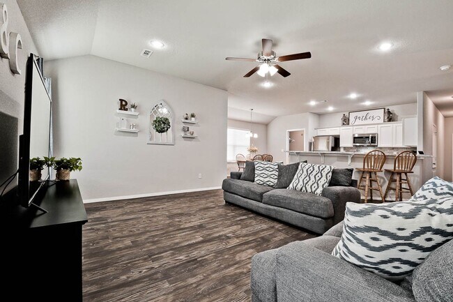 Foto del edificio - Beautiful + Well-Maintained Home in Benton...