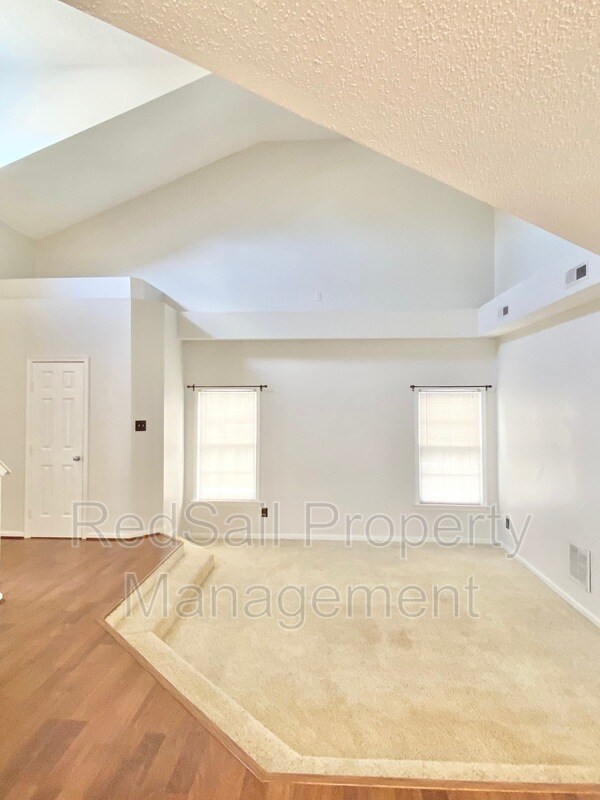 Building Photo - 1025 Woodsmans Reach