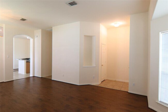 Foto del edificio - 2210 Plum Square Ct