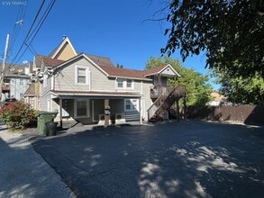 Building Photo - 11 McCullums Ln