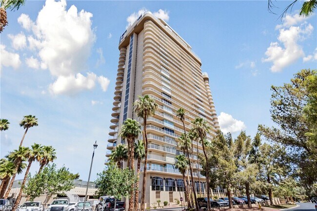 Building Photo - 3111 Bel Air Dr