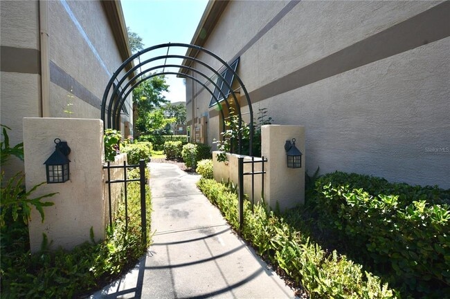 Building Photo - 895 Normandy Trace Rd