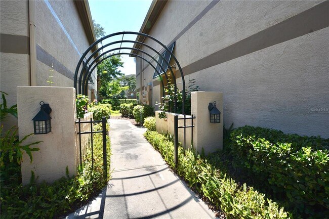 Foto del edificio - 895 Normandy Trace Rd