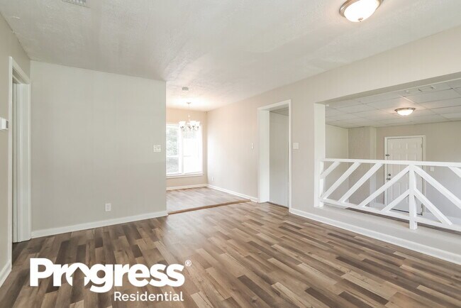 Building Photo - 6511 Burgundy Rd S