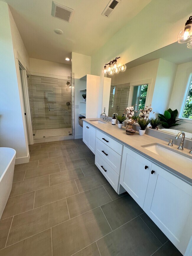 Foto del edificio - 107 Golf Vw Dr