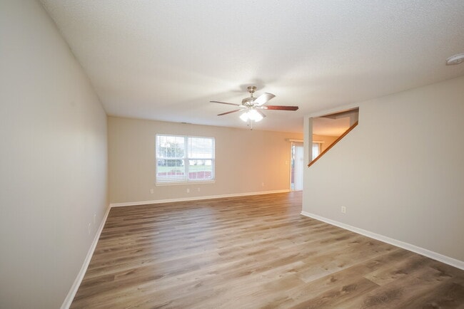 Building Photo - 10302 Draycott Way