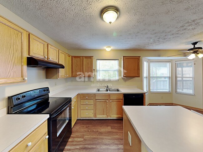 Foto del edificio - 1449 Tall Pine Ct