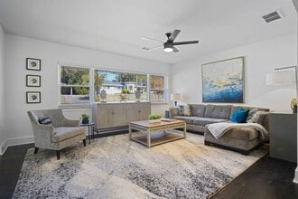 Building Photo - 2234 Edgemore Dr SE