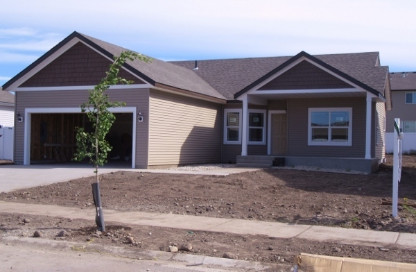 Foto principal - 3 bed 2 bath Crown Pointe Neighborhood wit...