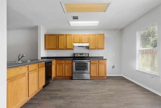Building Photo - 10643 Marshitahs Way