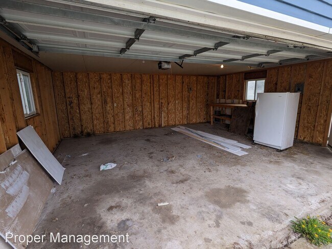 Building Photo - 3 br, 1 bath House - 918 3rd St